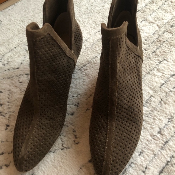 SPLENDID Harvard Suede bootie- ankle boots - Picture 9 of 13